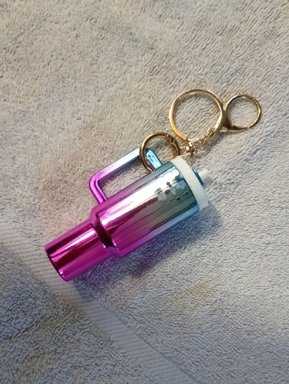 Pink Metallic BAG CHARM/KEYCHAIN. UNSCREWS. NWT - Picture 8 of 8